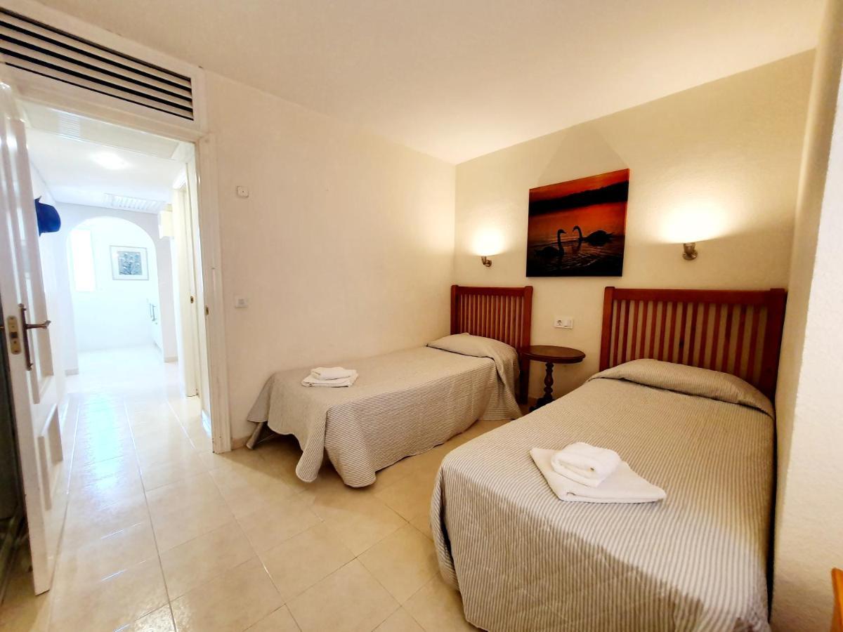 Marina Tower Apartment ฟูเอนฮิโรลา ภายนอก รูปภาพ