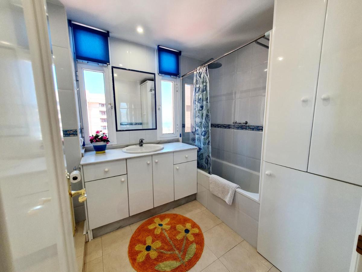 Marina Tower Apartment ฟูเอนฮิโรลา ภายนอก รูปภาพ