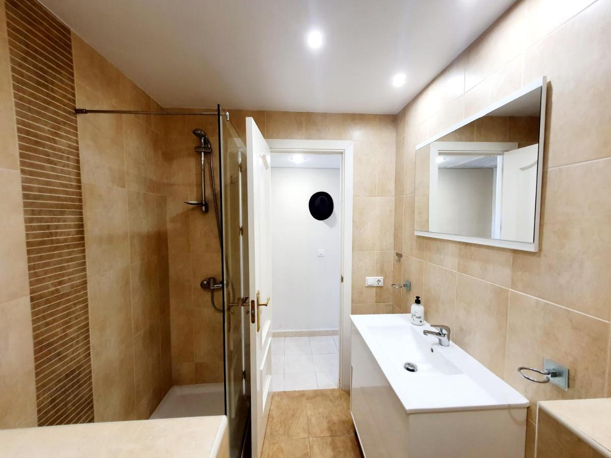 Marina Tower Apartment ฟูเอนฮิโรลา ภายนอก รูปภาพ